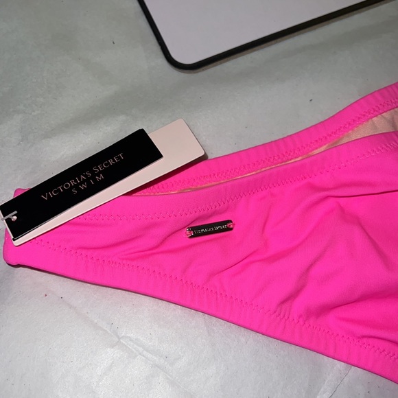 (L) VICTORIA'S SECRET Swim Bottom Ruched Back - Picture 9 of 10